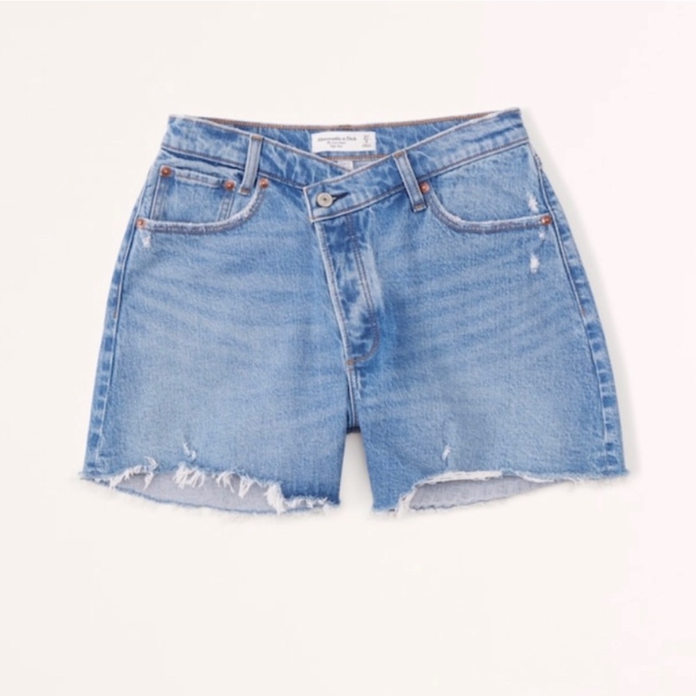 NWOT A&F Curve Love High Rise Dad Shorts